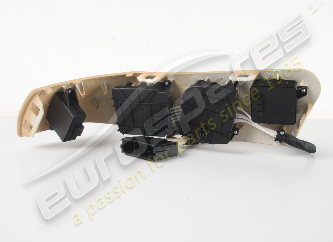 NUOVO (ALTRO) MASERATI PANNELLO PULSANTI CTRL DESTRO RHD, BEIGE. NUMERO PARTE 981321830 (3) nuovo (altro) maserati pannello pulsanti ctrl destro rhd, beige. numero parte 981321830 (3)