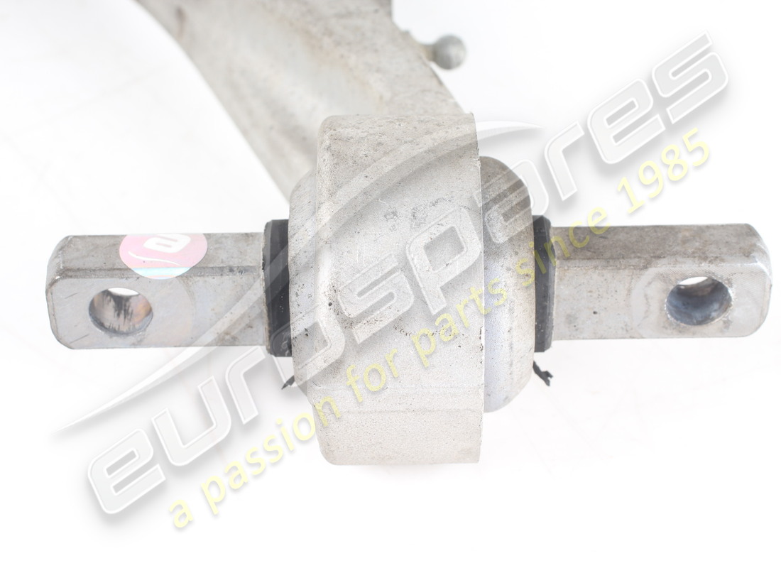 USATO FERRARI BRACCIO SUPERIORE ANTERIORE DESTRO COMPLETO. NUMERO PARTE 269263 (4) usato ferrari braccio superiore anteriore destro completo. numero parte 269263 (4)