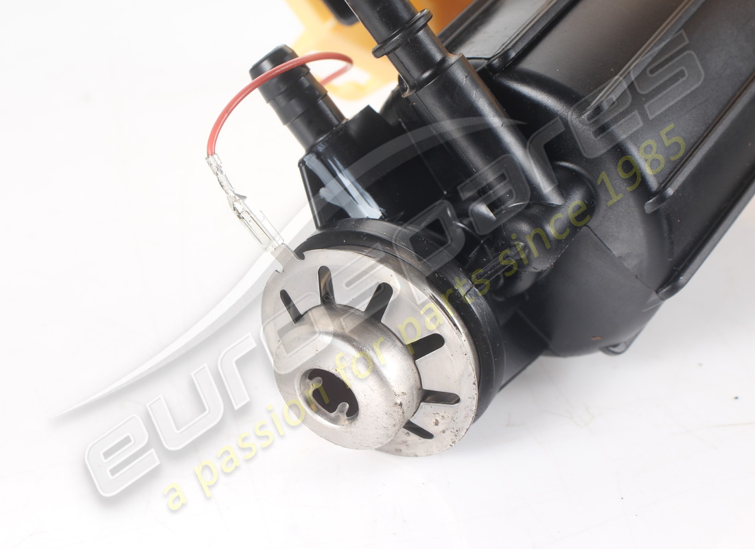 filtro pompa carburante dx usato ferrari. numero parte 282784 (5)