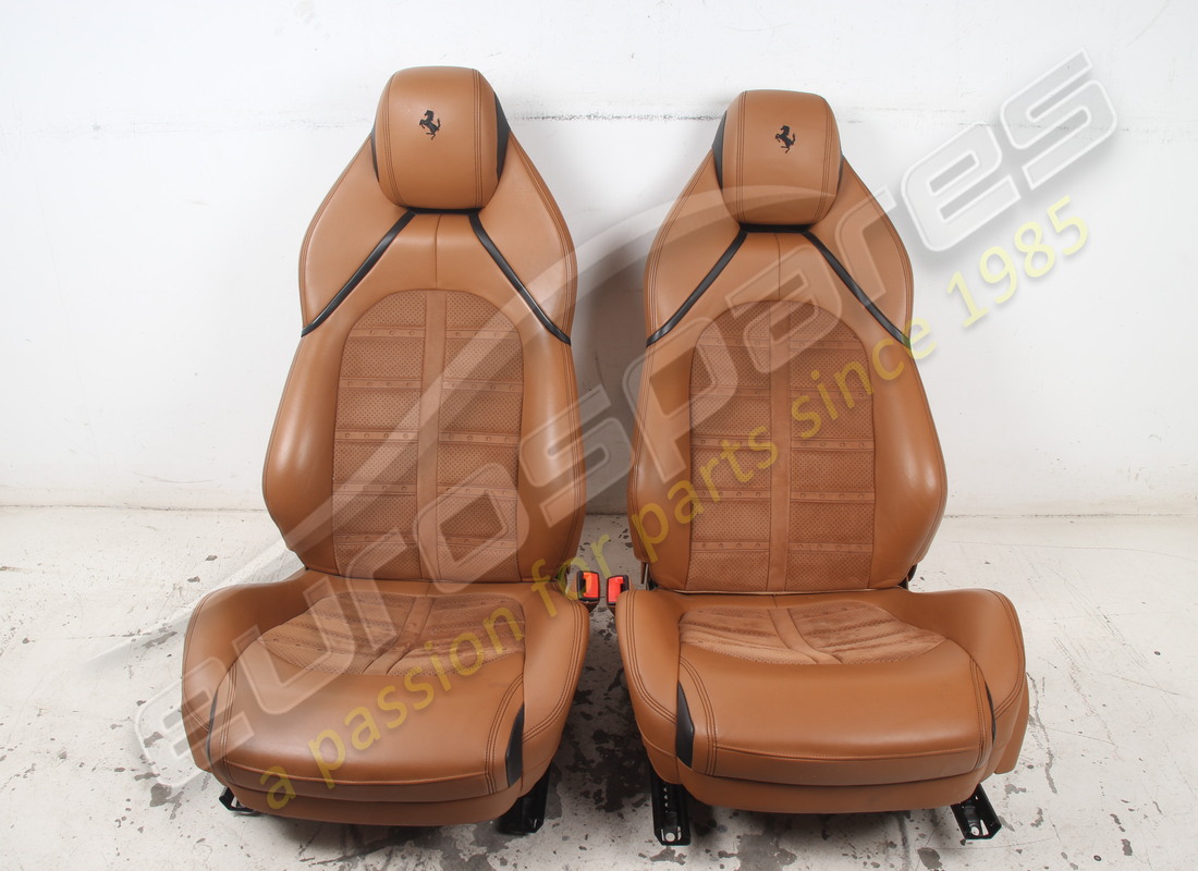 set sedili completo usato ferrari in cuoio e alcantara. numero parte eap1723564 (2)