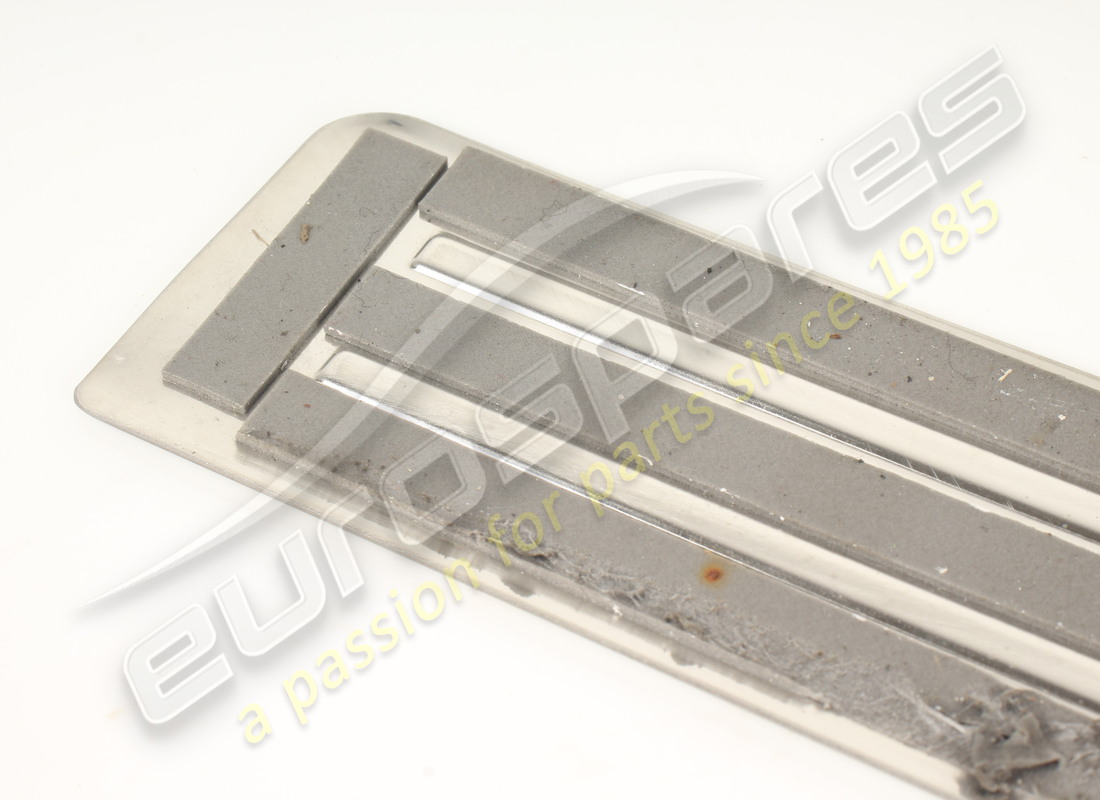 usato ferrari batticalcagno dx. numero parte 980850 (4)