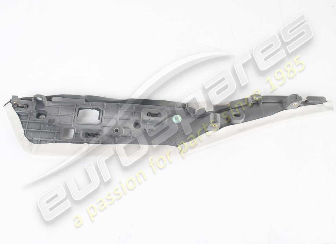 pannelli inferiori cruscotto usati eurospares in pelle grigio chiaro 4301 i numeri di parte 947673 e 947672 sono in pelle non in alcantara. numero di parte eap1723553 (15)