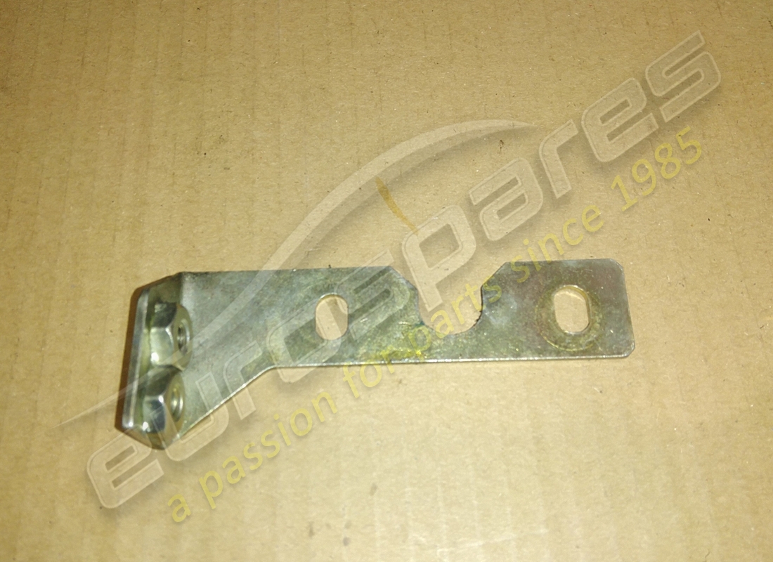 PARENTESI Ferrari USATA. NUMERO PARTE 62616400 (1)