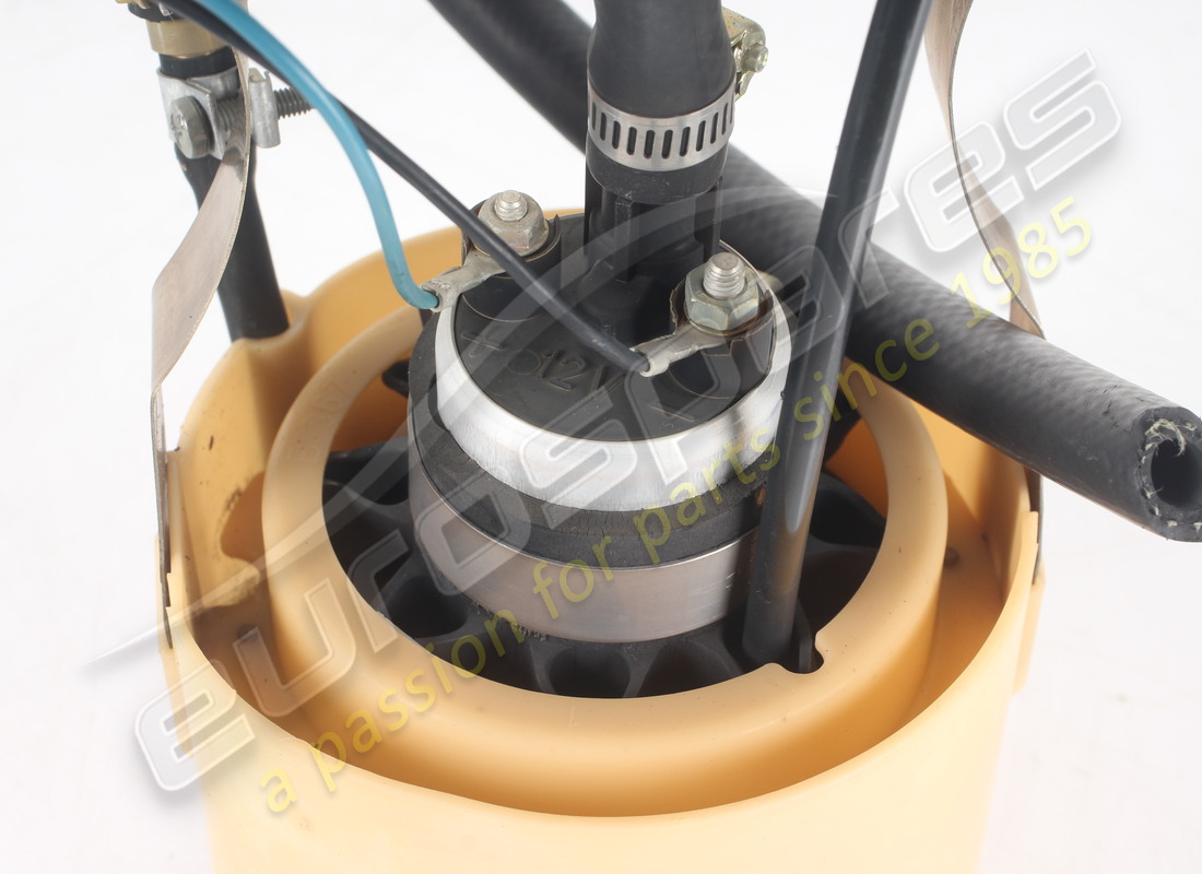 used maserati submerged fuel pump d.43 bosch. part number 393750135 (3)