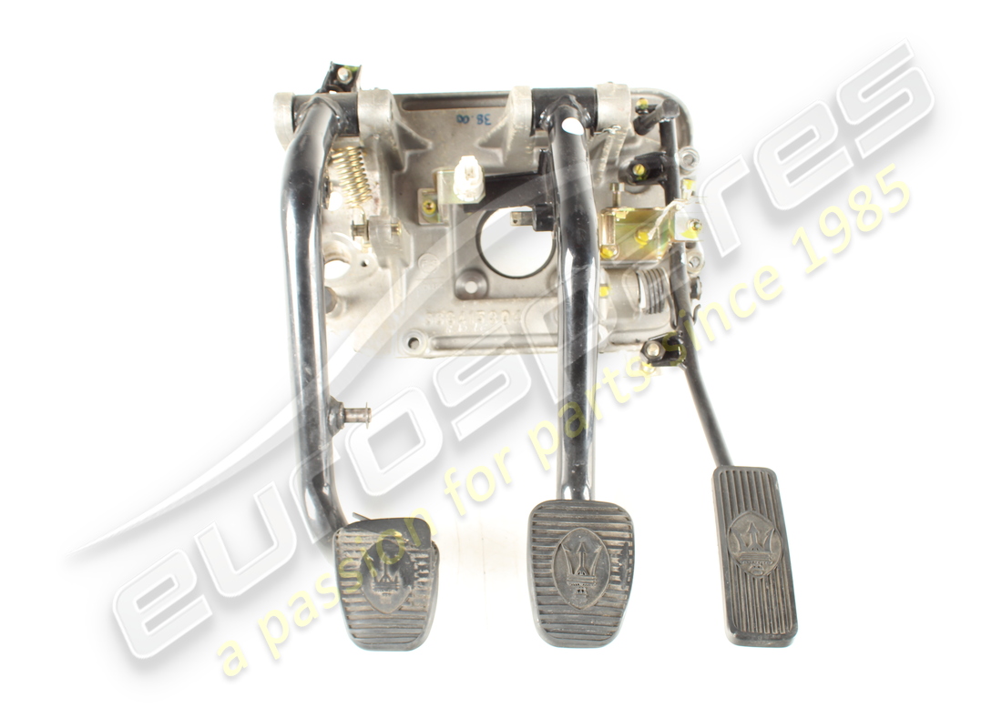 SUPPORTO PEDALI Maserati USATO. NUMERO PARTE 388410304 (1)