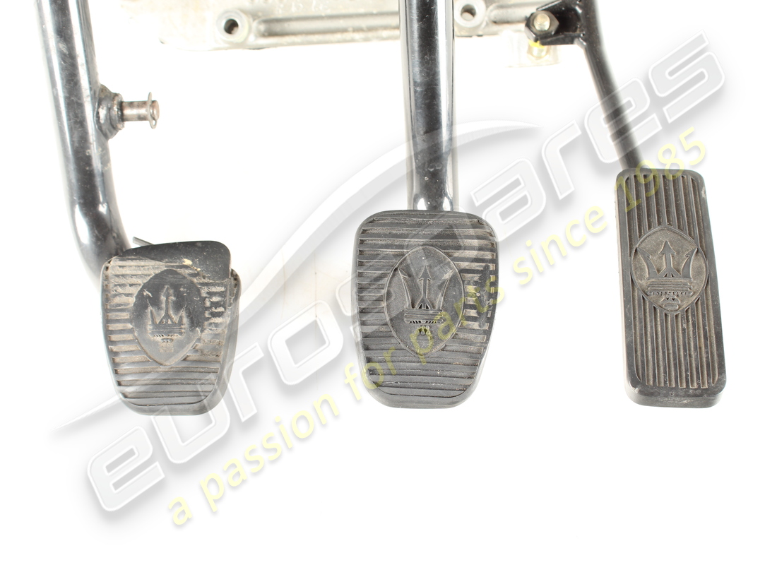 usato maserati pedali supporto. numero parte 388410304 (3)