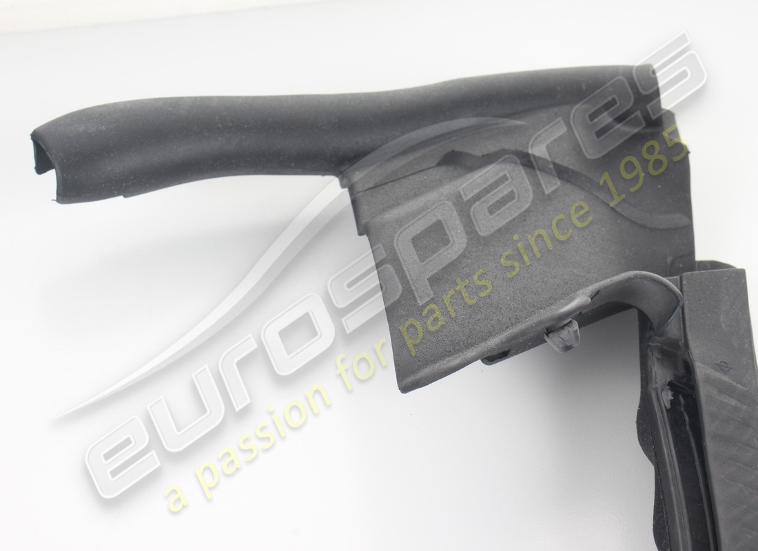 nuovo maserati raschietto interno vetro anteriore sinistro. numero parte 670157884 (3)