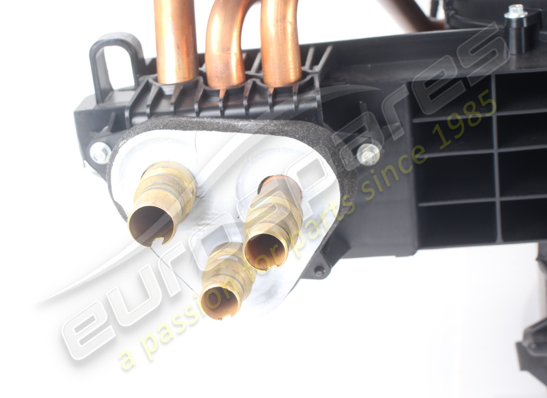 UNITÀ DI CONDIZIONAMENTO DELL'ARIA COMPLETA USATA FERRARI. NUMERO PARTE 88330900 (2) unità di condizionamento dell'aria completa usata ferrari. numero parte 88330900 (2)