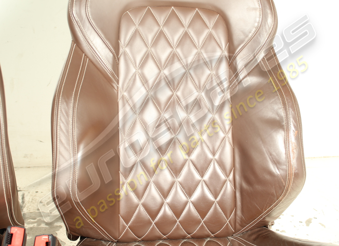 set di sedili completo usato eurospares con lunotti posteriori. numero parte eap1564144 (4)
