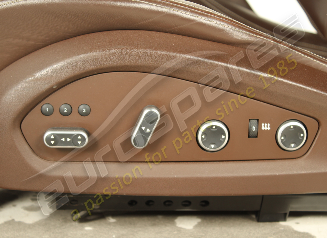 SET DI SEDILI COMPLETO USATO FERRARI CON LUNOTTI POSTERIORI. NUMERO PARTE EAP1564144 (9) set di sedili completo usato ferrari con lunotti posteriori. numero parte eap1564144 (9)