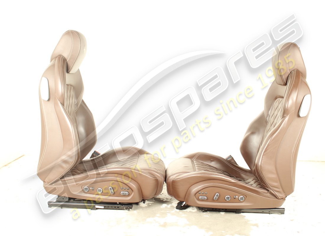 SET DI SEDILI COMPLETO USATO FERRARI CON LUNOTTI POSTERIORI. NUMERO PARTE EAP1564144 (7) set di sedili completo usato ferrari con lunotti posteriori. numero parte eap1564144 (7)