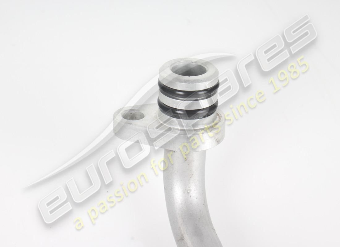 tubo di uscita del radiatore ferrari usato. numero parte 909762 (3)