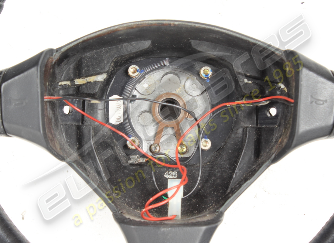 volante completo ferrari usato. numero parte 165021 (2)