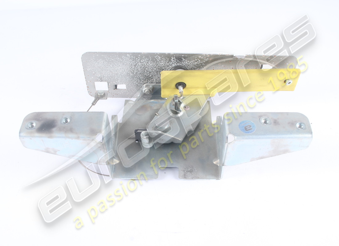 PERNO USATO Aston Martin . NUMERO PARTE 4G437J168AC (1)