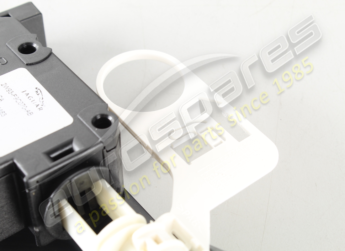 NUOVO ASTON MARTIN ATTUATORE-BOMBOLETTA DI RIEMPIMENTO CARBURANTE. NUMERO PARTE 4G433710067 (3) nuovo aston martin attuatore-bomboletta di riempimento carburante. numero parte 4g433710067 (3)