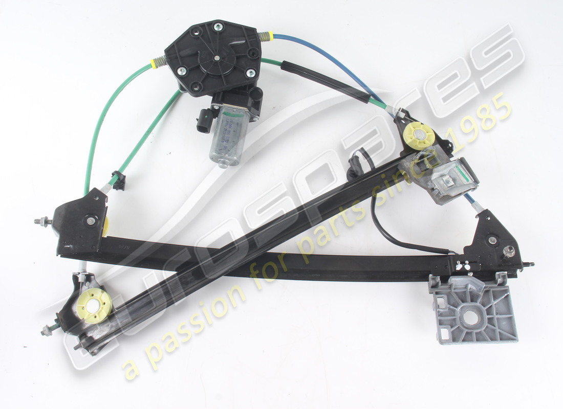 FINESTRINO ELETTRICO PORTA ANTERIORE DESTRO USATO Ferrari M . NUMERO PARTE 82127500 (1)