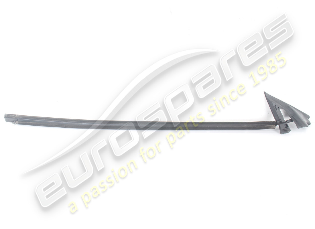 GUARNIZIONE RASCHIETTO FINESTRINO ESTERNO SX USATA Ferrari. NUMERO PARTE 82208100 (1)