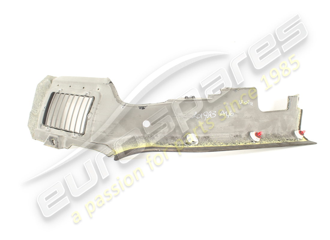 rifinitura canale sx usata ferrari. numero parte 84407300 (2)