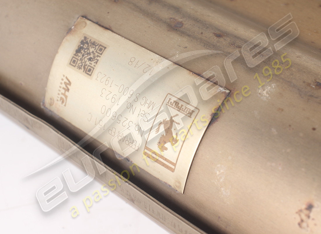 USATA FERRARI ESTENSIONE CENTRALE. NUMERO PARTE 325600 (4) usata ferrari estensione centrale. numero parte 325600 (4)