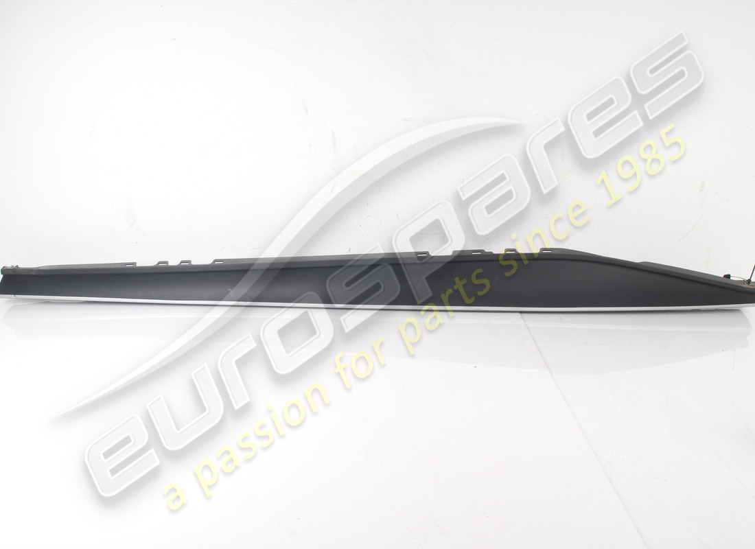 USATO Ferrari RIVESTIMENTO DAVANZALE ESTERNO SINISTRO COMPLETO. NUMERO PARTE 769916 (1)