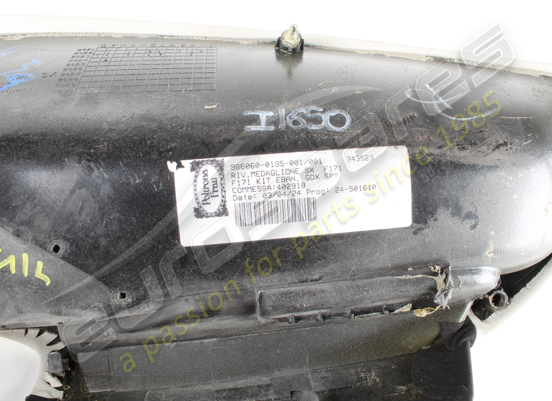 usato ferrari medaglione sx sellato completo. numero parte 784977 (7)