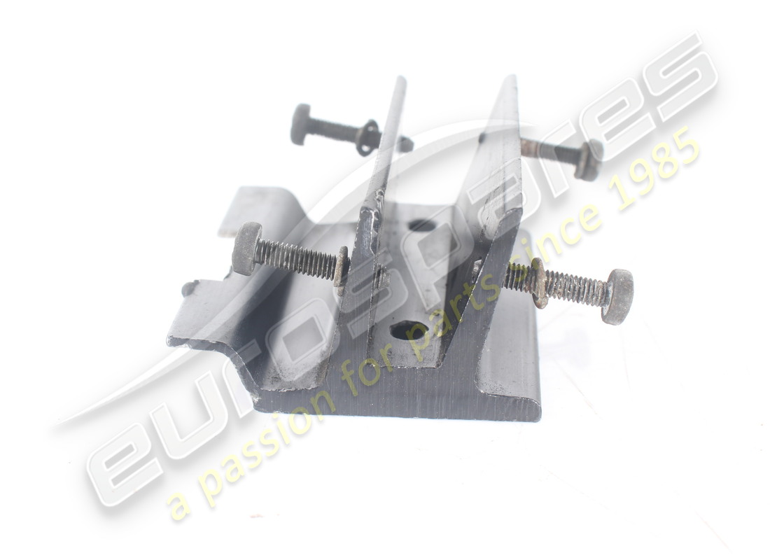 used maserati support. part number 363201316 (4)