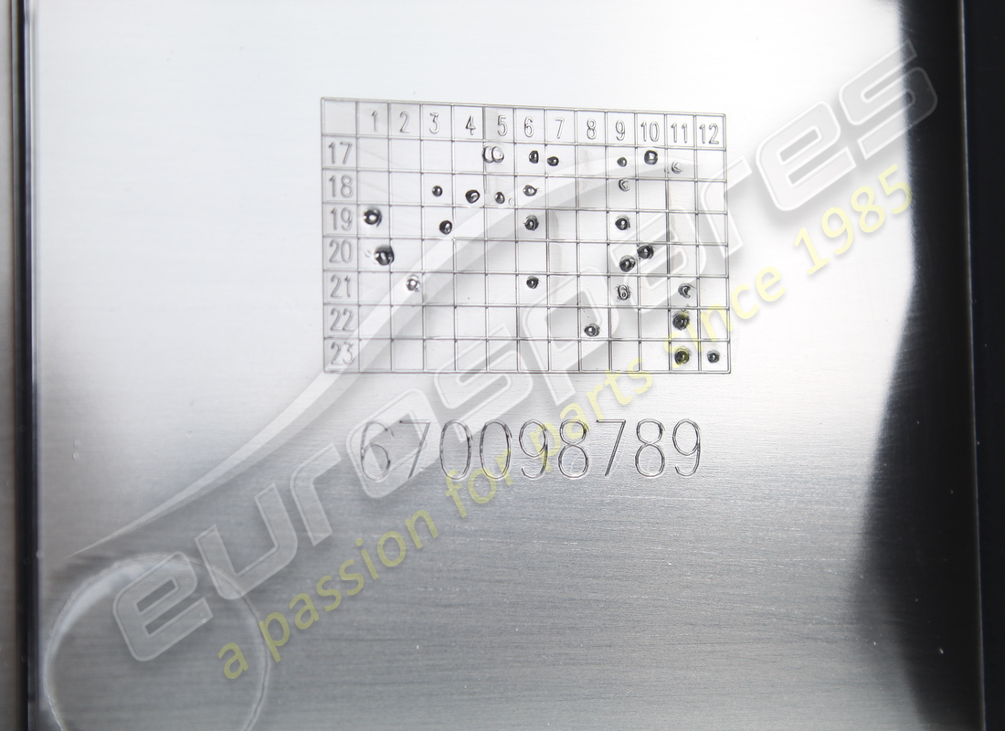 nuovo maserati porta targa anteriore. codice articolo 670099549 (3)