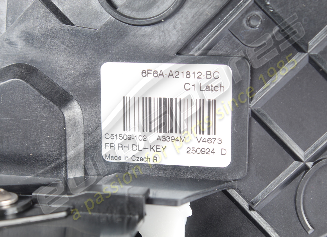NUOVO ASTON MARTIN GRUPPO LT ANTERIORE DR DESTRO NUMERO PARTE ED3321812AA (2) nuovo aston martin gruppo lt anteriore dr destro numero parte ed3321812aa (2)