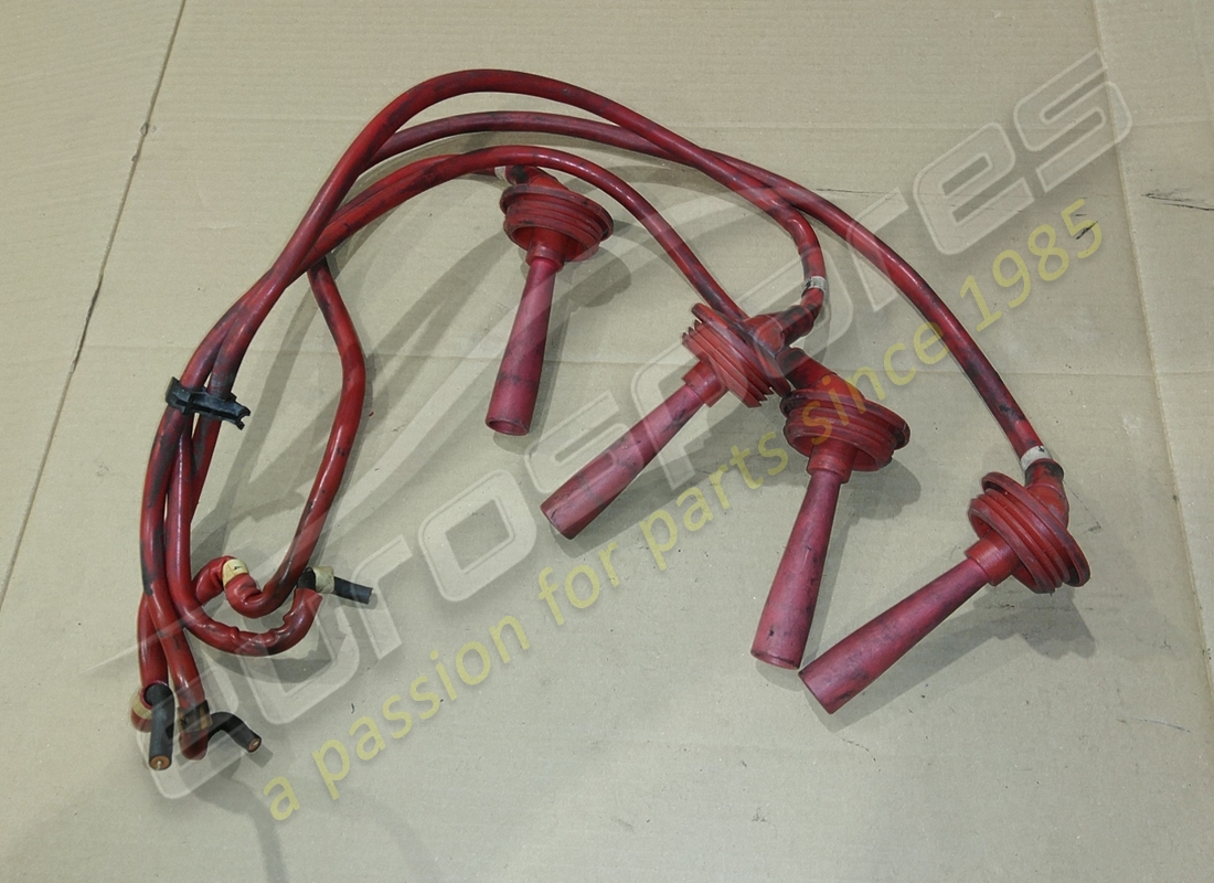 USATO Ferrari SET CAVI HT LH (ROSSO) 1 SET TESTA INCLUSO CAVO BOBINA. NUMERO PARTE 118826 (1)