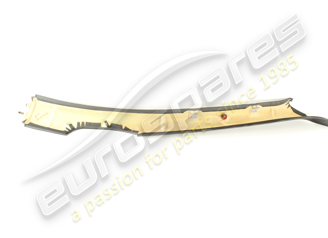 rivestimento pilastro parabrezza sx usato ferrari. numero parte 82901212 (3)