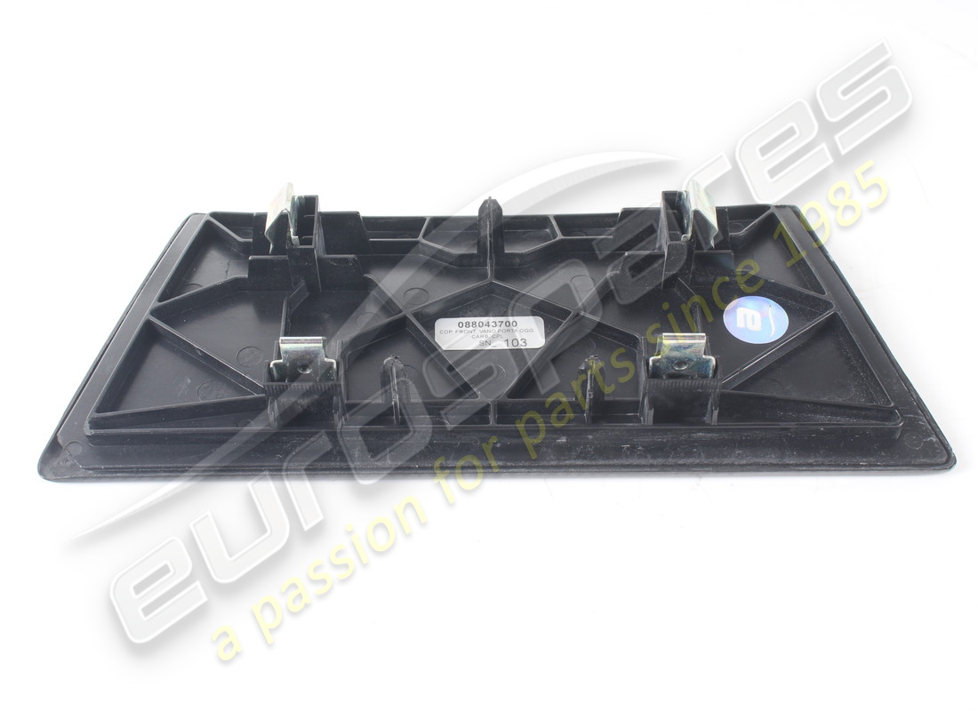 COPERTURA ANTERIORE DEL VANO PORTAOGGETTI USATA FERRARI. NUMERO PARTE 88043700 (5) copertura anteriore del vano portaoggetti usata ferrari. numero parte 88043700 (5)