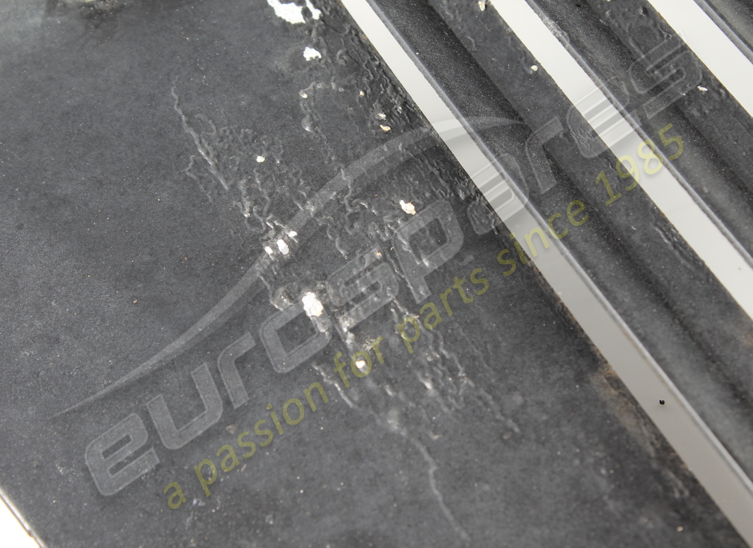 used ferrari rh rear gravel guard. part number 64650700 (5)