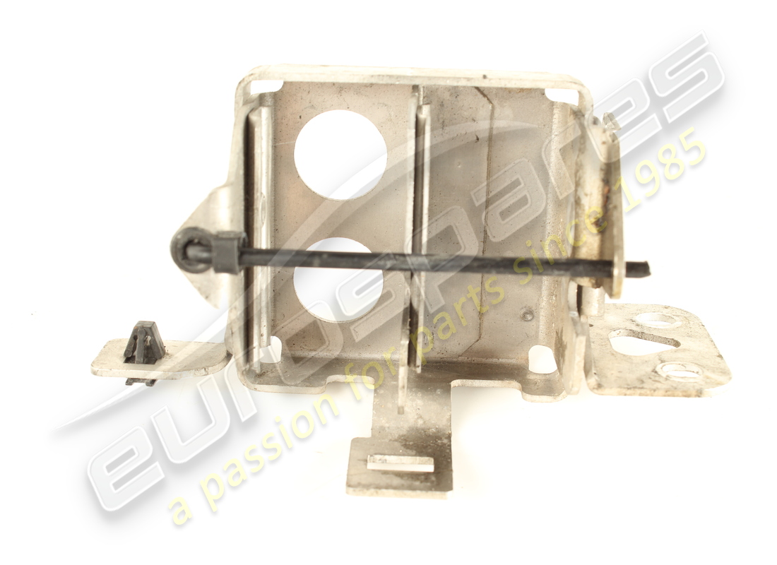 staffa di montaggio valvola tgk usata ferrari. numero parte 84066200 (3)