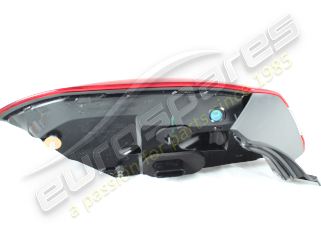 nuovo maserati fanale posteriore fisso destro. codice articolo 670106743 (2)