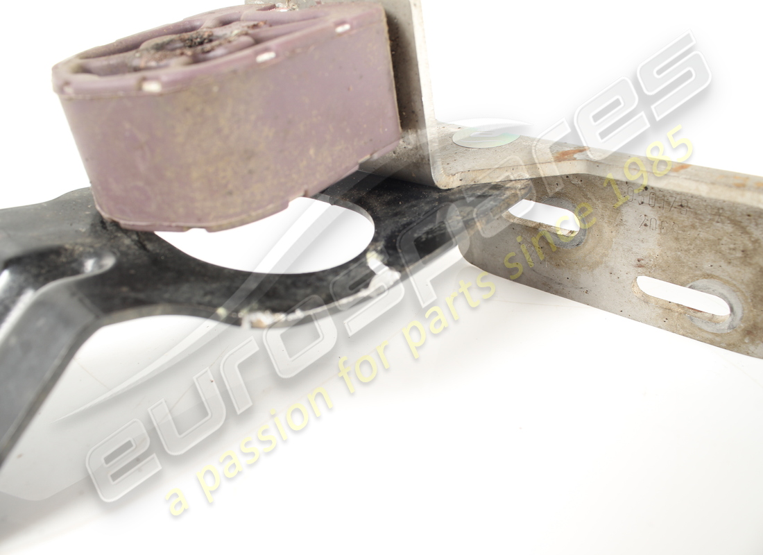 supporto silenziatore esterno sx usato ferrari. numero parte 950179 (3)