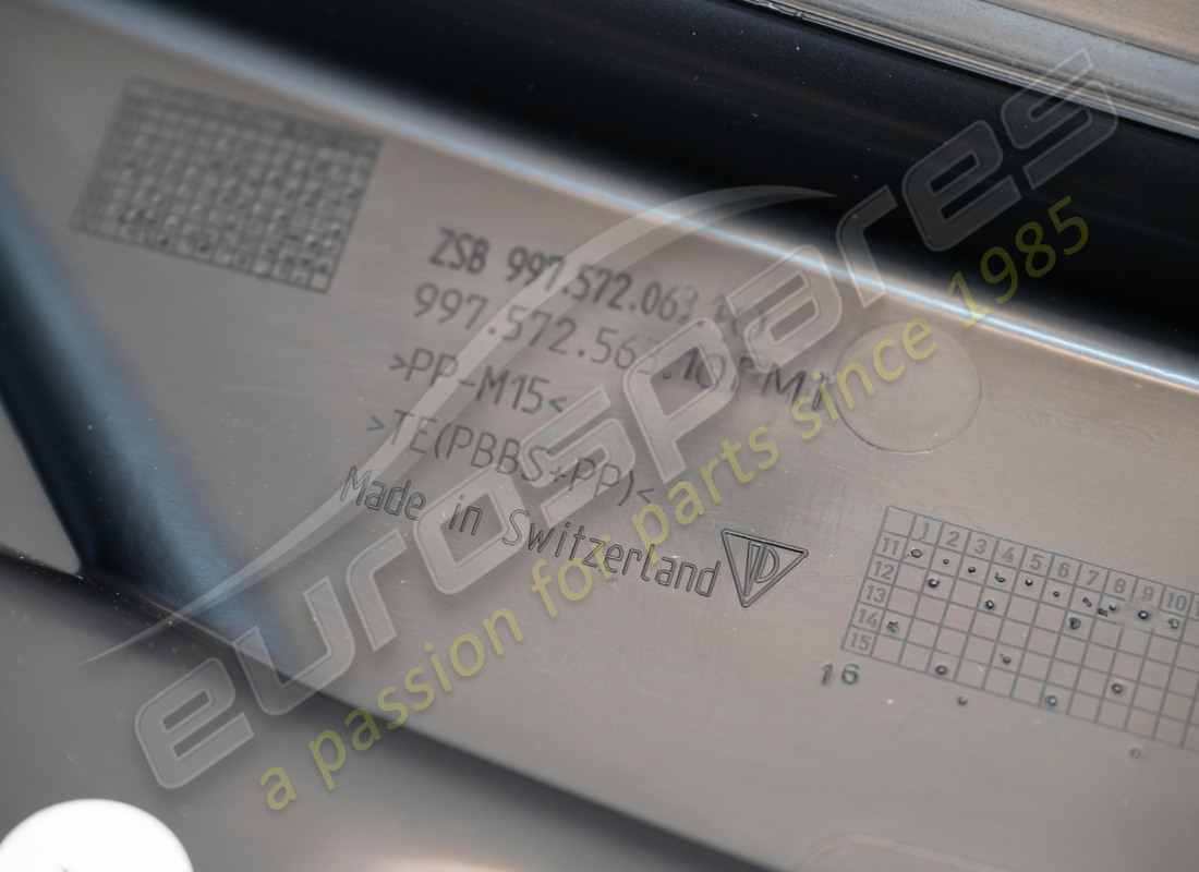 nuovo porsche copertura lhd | cowl (pr:098). numero parte 99757256310fmt (5)