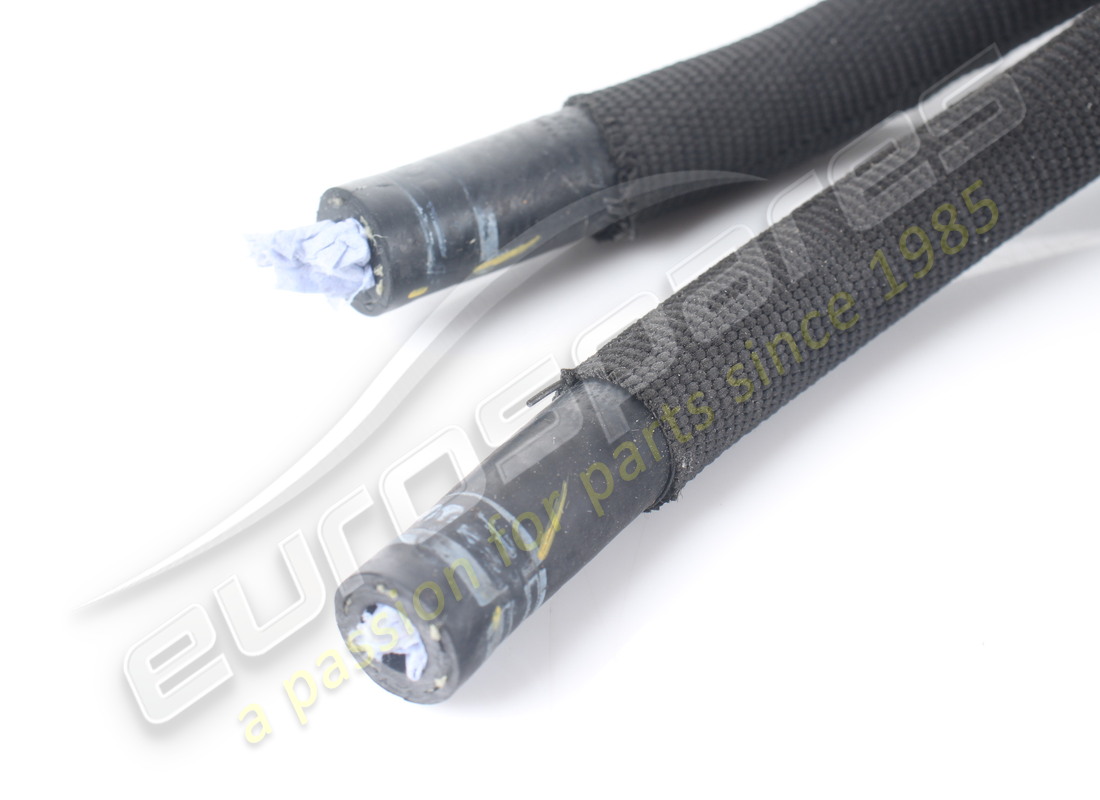 SERBATOIO LIQUIDO FRENI FERRARI USATO COMPLETO. NUMERO PARTE 262568 (3) serbatoio liquido freni ferrari usato completo. numero parte 262568 (3)