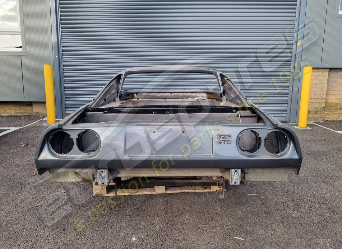 usato ferrari pannello posteriore completo gts. numero parte 61901700 (1)