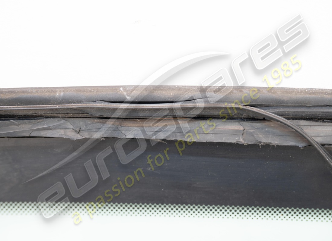 MASERATI LUNOTTO POSTERIORE USATO. NUMERO PARTE 387700600 (5) maserati lunotto posteriore usato. numero parte 387700600 (5)