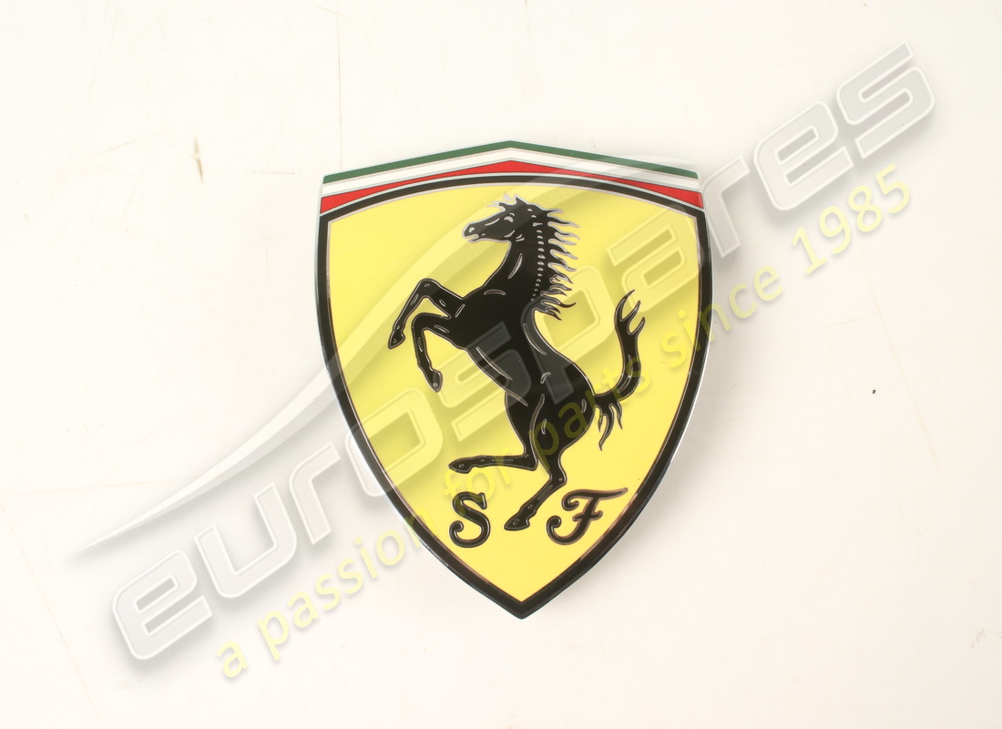 scudo ferrari usato. numero parte 85118000 (1)