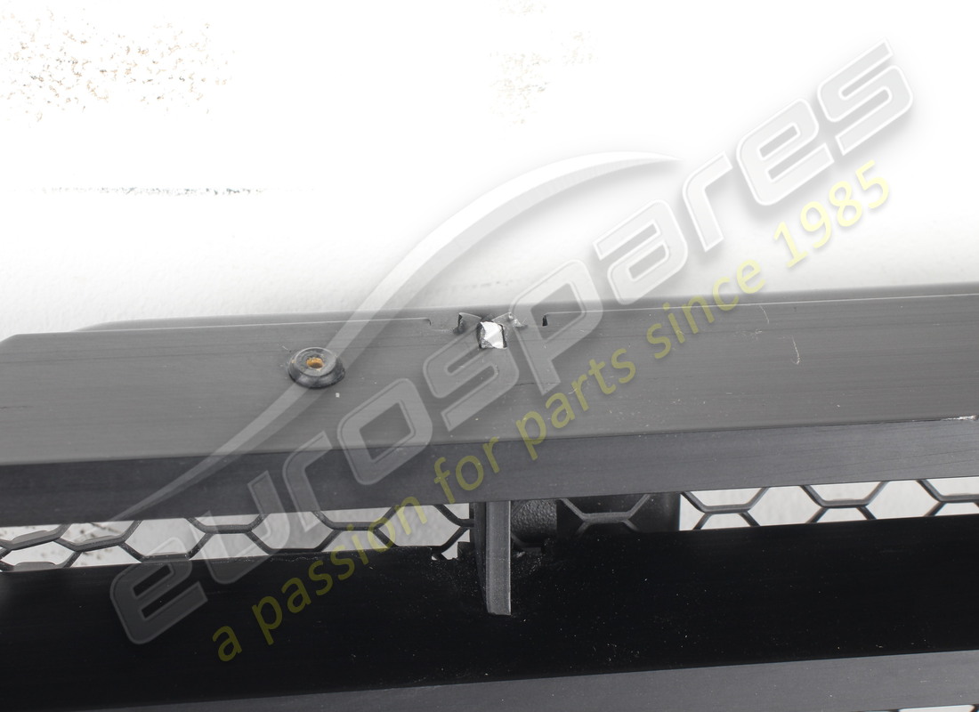 nuovo (altro) ferrari griglia posteriore copertura motore. numero parte 61500500 (5)