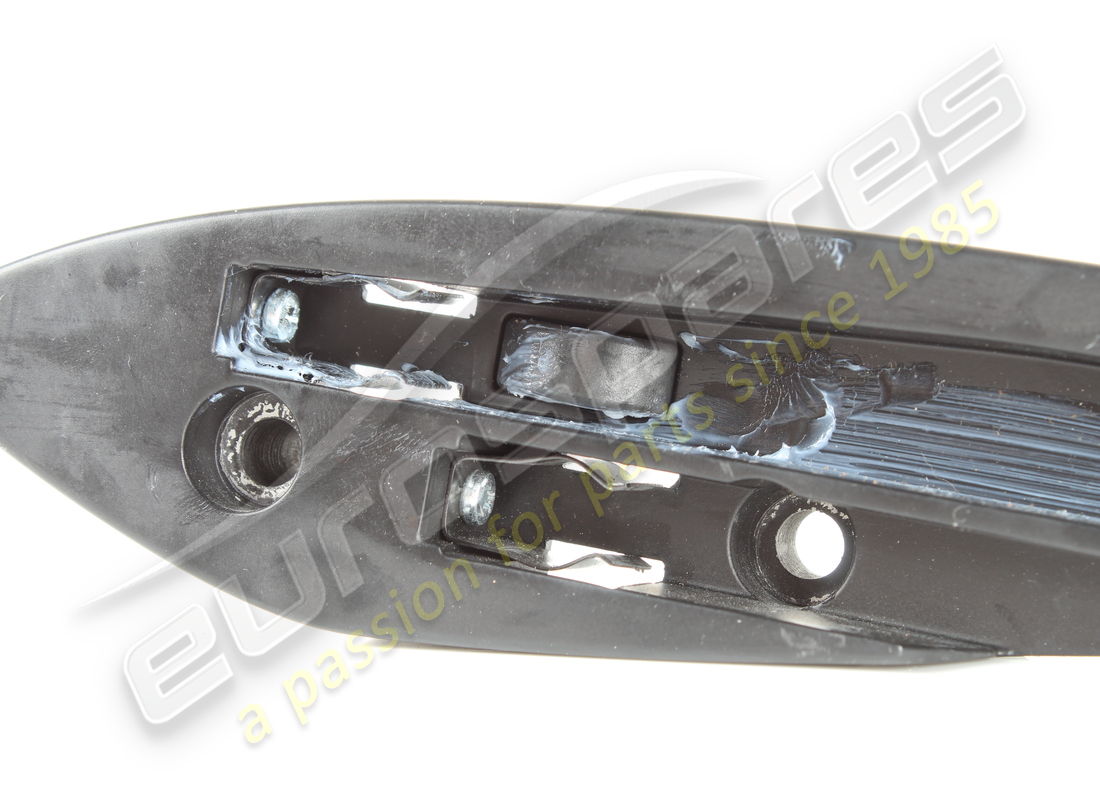 used ferrari rh parcel shelf fastener blo. part number 84866000 (2)