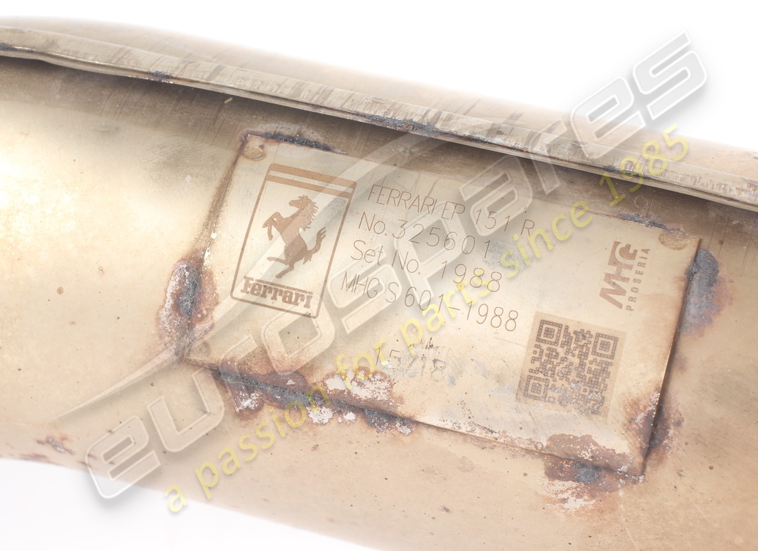 USATA FERRARI ESTENSIONE POSTERIORE DX. NUMERO PARTE 325601 (5) usata ferrari estensione posteriore dx. numero parte 325601 (5)