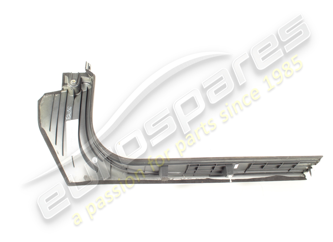 battitacco anteriore sx completo usato ferrari. numero parte 904168 (2)