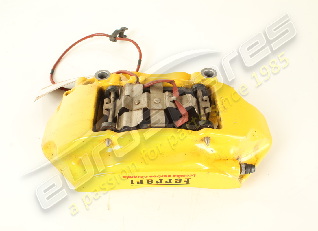 pinza posteriore sx usata ferrari con pastiglie. numero parte 829886 (3)