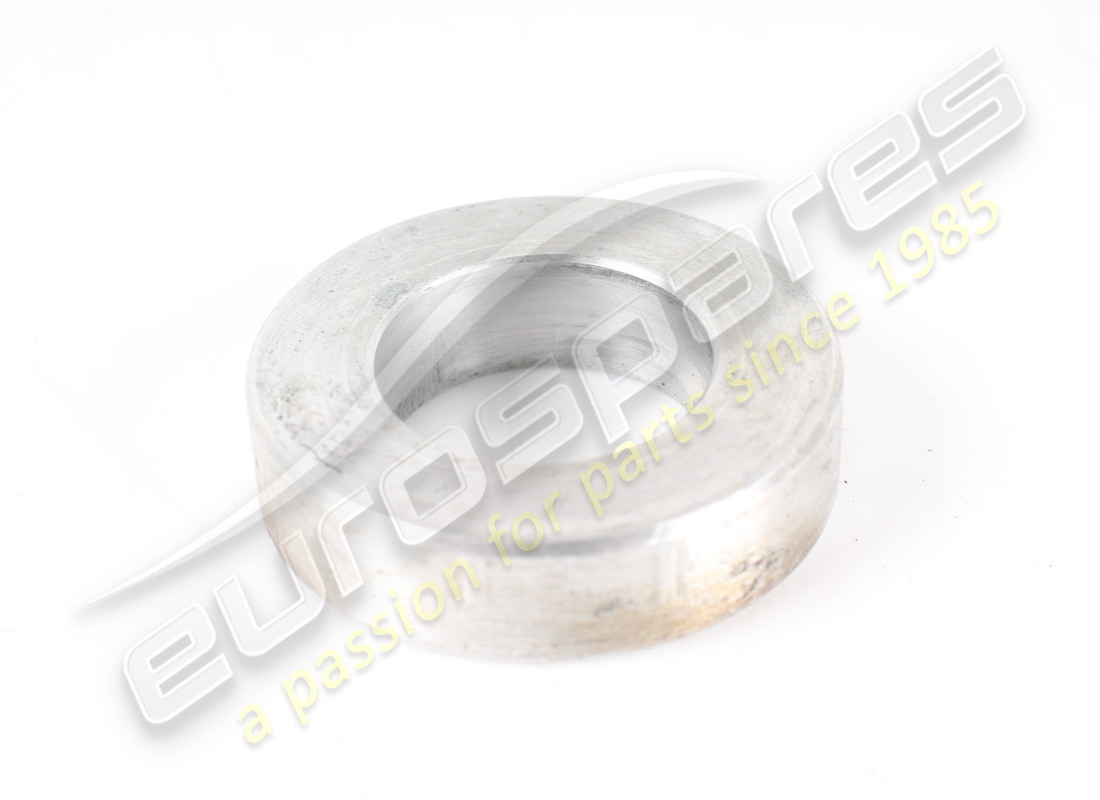 distanziatore ferrari usato. numero parte 243122 (1)