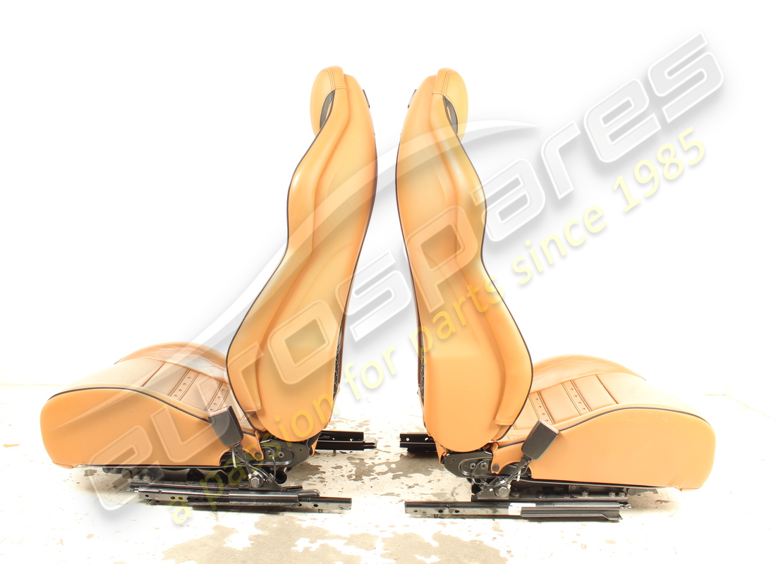 set completo di sedili anteriori e posteriori usato eurospares (pelle cuoio con cuciture nere). numero parte eap1566195 (13)