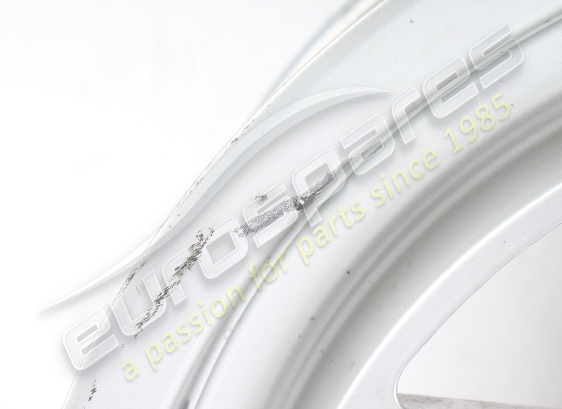 usata ferrari ruota posteriore da strada 8jx16. numero parte 130905 (4)