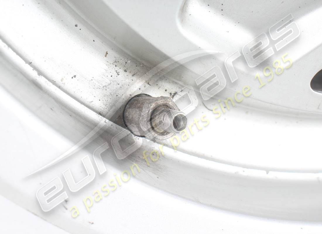 usata ferrari ruota posteriore da strada 8jx16. numero parte 130905 (3)