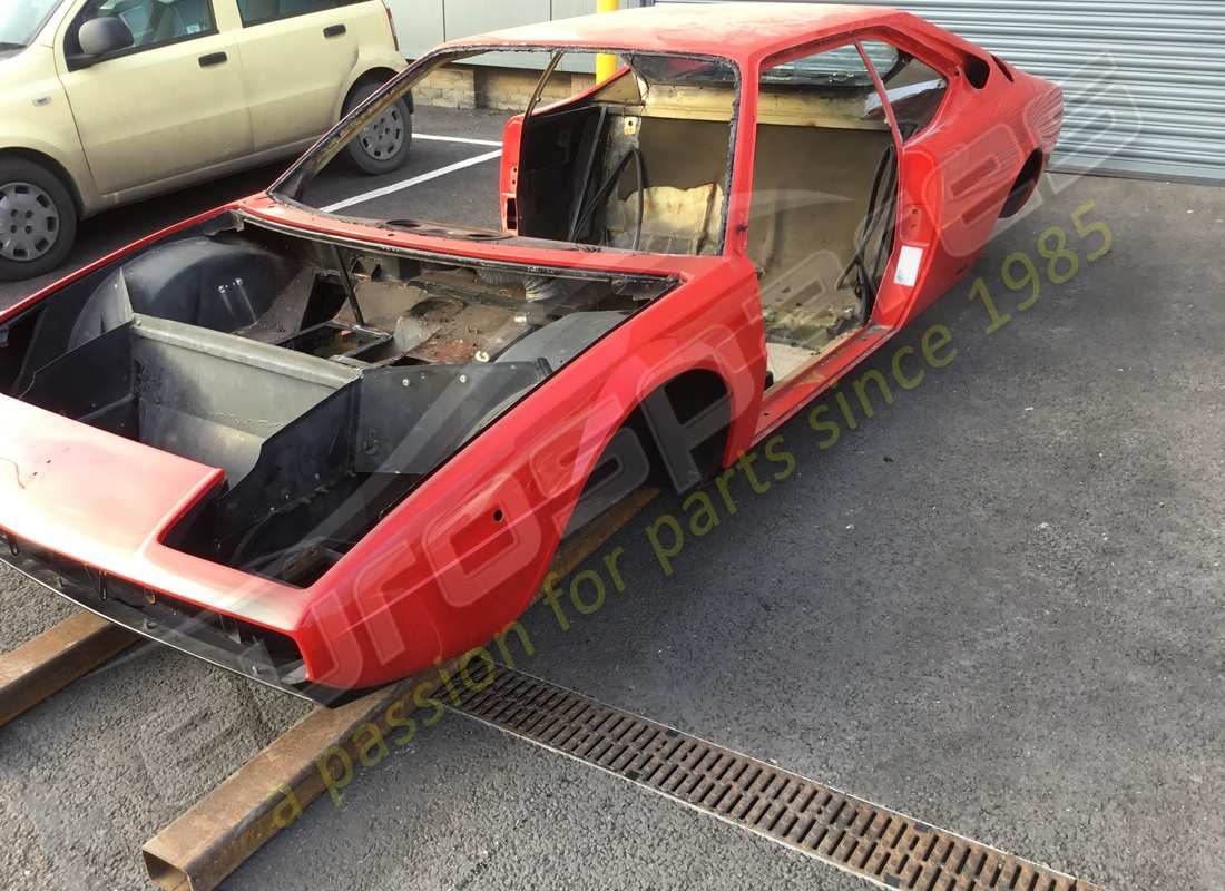 CARROZZERIA E TELAIO Eurospares Ferrari 308 GT4 DINO (1979) RHD USATI. NUMERO PARTE EAP1390100 (1)